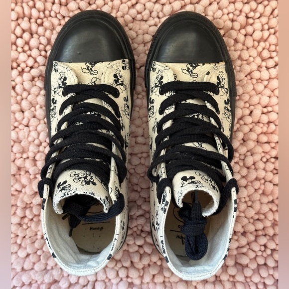 Japanese brand Honeys x Disney collab high top sneakers, off white, US size 6 - Picture 3 of 8
